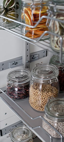 Potravinov� sk��n� do kuchyn�